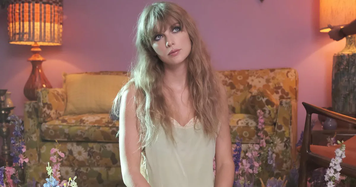 Taylor Swift Just Brought Back This ‘70s Fashion Trend For 2023