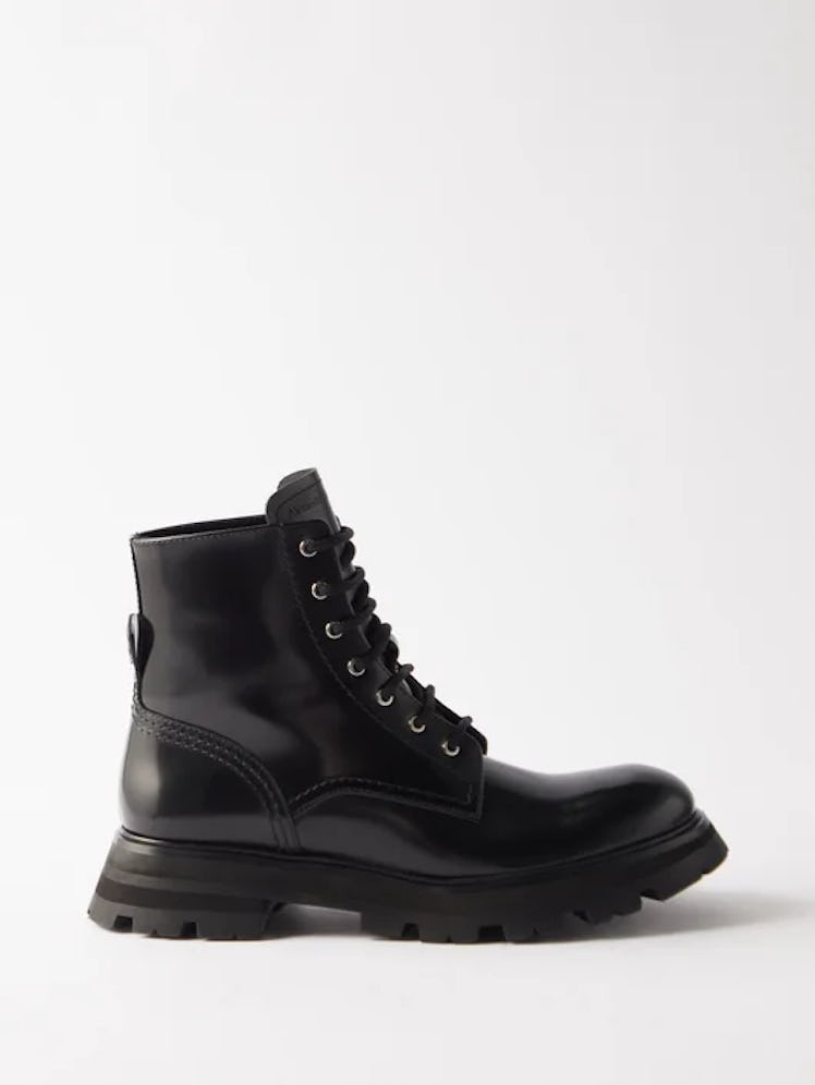Wander Exaggerated-Sole Leather Boots