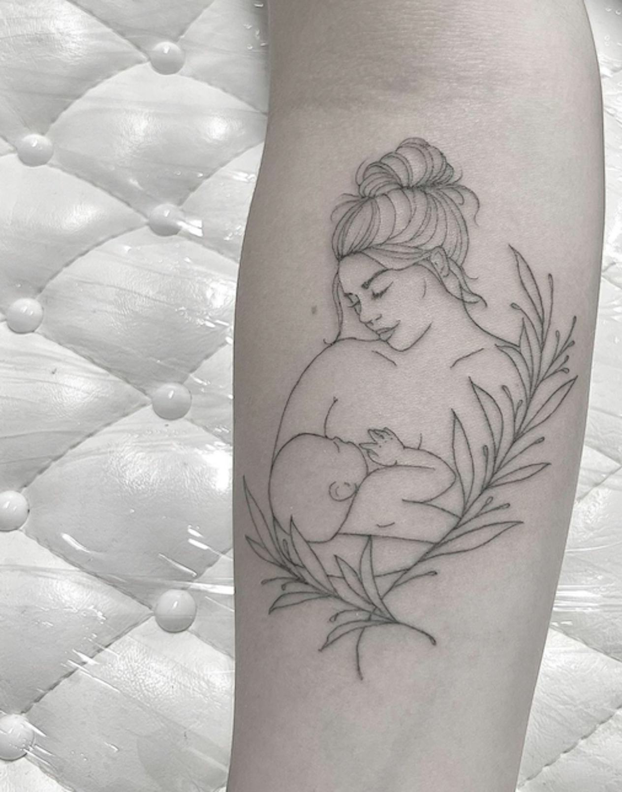 15 Breastfeeding Tattoo Ideas That Are Meaningful & Gorgeous