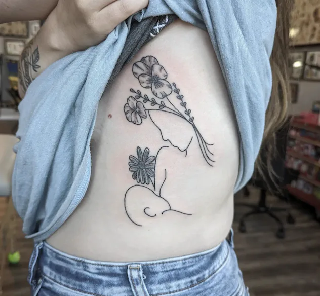 15 Breastfeeding Tattoo Ideas That Are Meaningful & Gorgeous