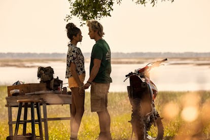 Madison Bailey as Kiara, Rudy Pankow as JJ in episode 304 of Outer Banks.
