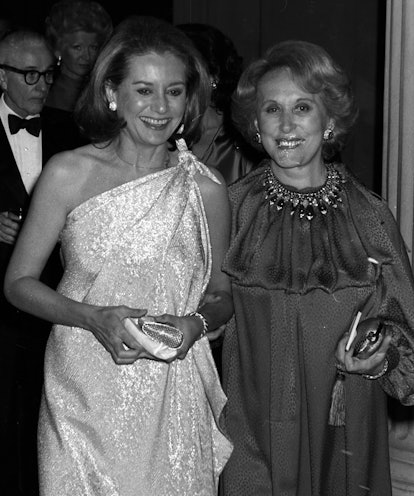 Barbara Walters with Estee Lauder at the 1977 Met Gala.