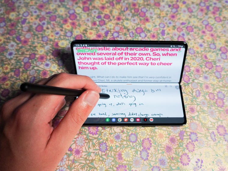 Writing on the Galaxy Z Fold 4.