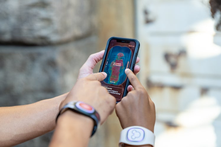 The Disney MagicBand+ in Star Wars Galaxy Edge is an experience that may make it worth the price at ...