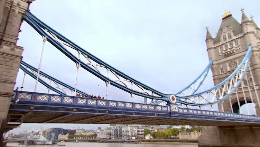 Contestants from Zach's Bachelor season on the Tower Bridge in London
