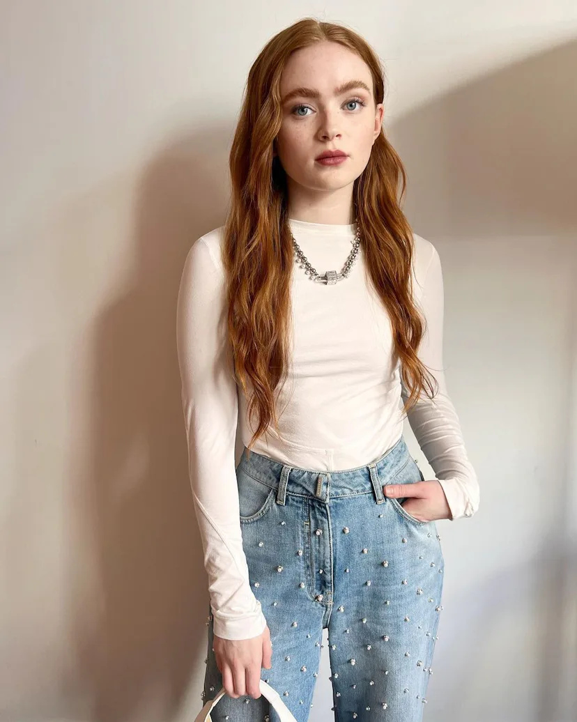 Sadie Sink Wears A Very Oversized Look For A Day Of Press In NYC Sadie Sink Wears A Very Oversized Look For A Day Of Press In NYC