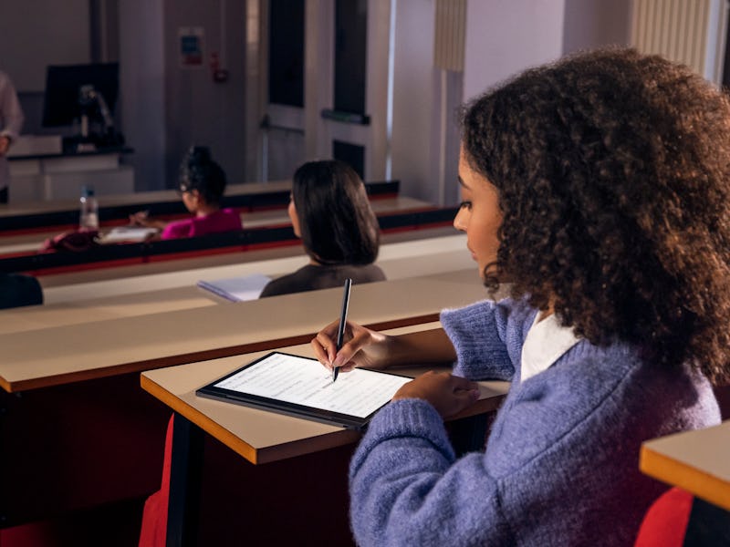 Lenovo smart paper e ink notetaking device