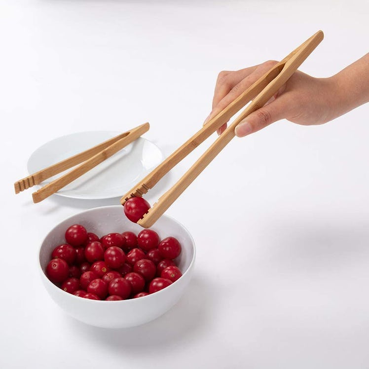 DUJEN Bamboo Toast Tongs (2-Pack)