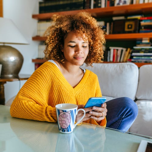 Hinge prompt answer ideas to try if you want a serious relationship.