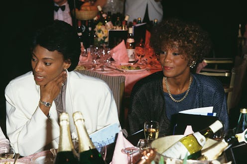 Robyn Crawford and American singer Whitney Houston, circa 1988.