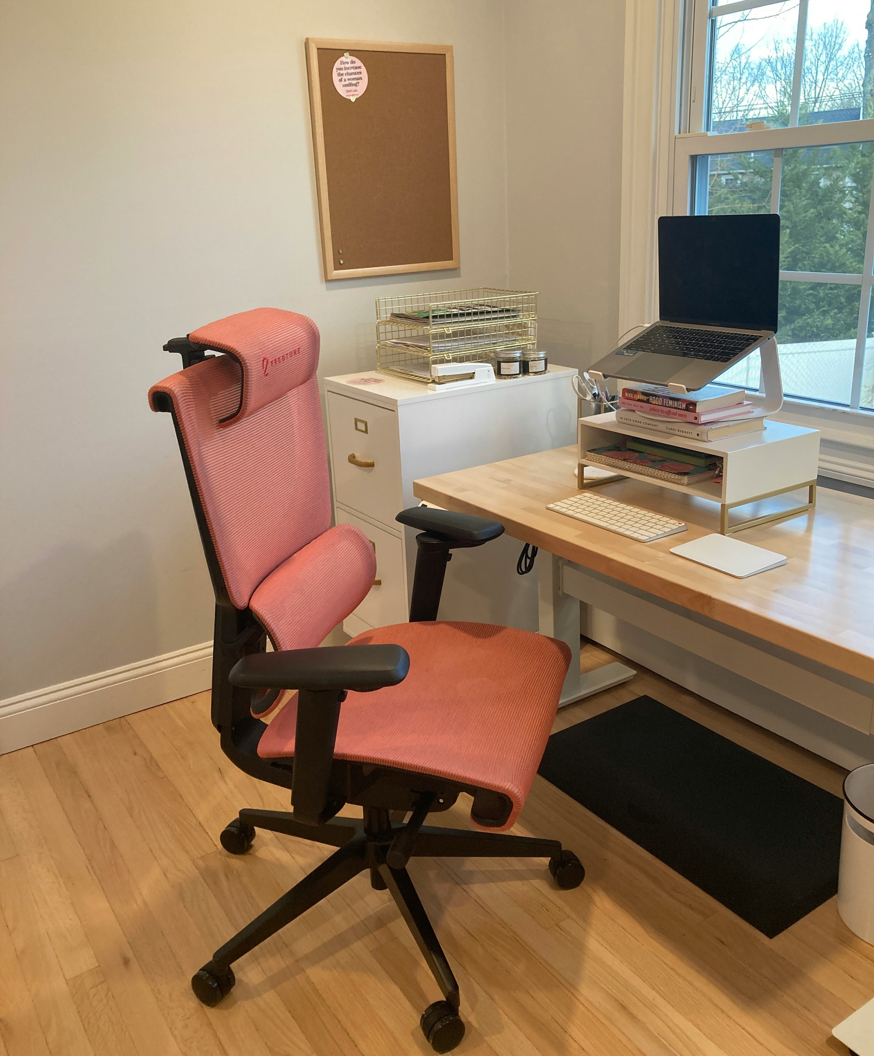 The ErgoTune Supreme has 11 points of adjustable for a customizable fit.