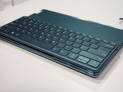 Lenovo Yoga Book 9i hands on at CES 2023