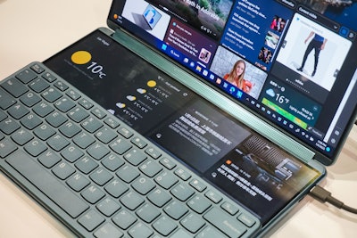 Lenovo Yoga Book 9i : l'étonnant PC portable à double écran OLED