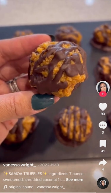 A TikTok shows how to make Samoas Girl Scout Cookie recipes at home. 