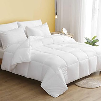 If you're looking for a down alternative comforter that's also one of the best Brooklinen alternativ...