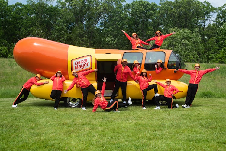 How to apply to be a Hotdogger to drive an Oscar Mayer Wienermobile.