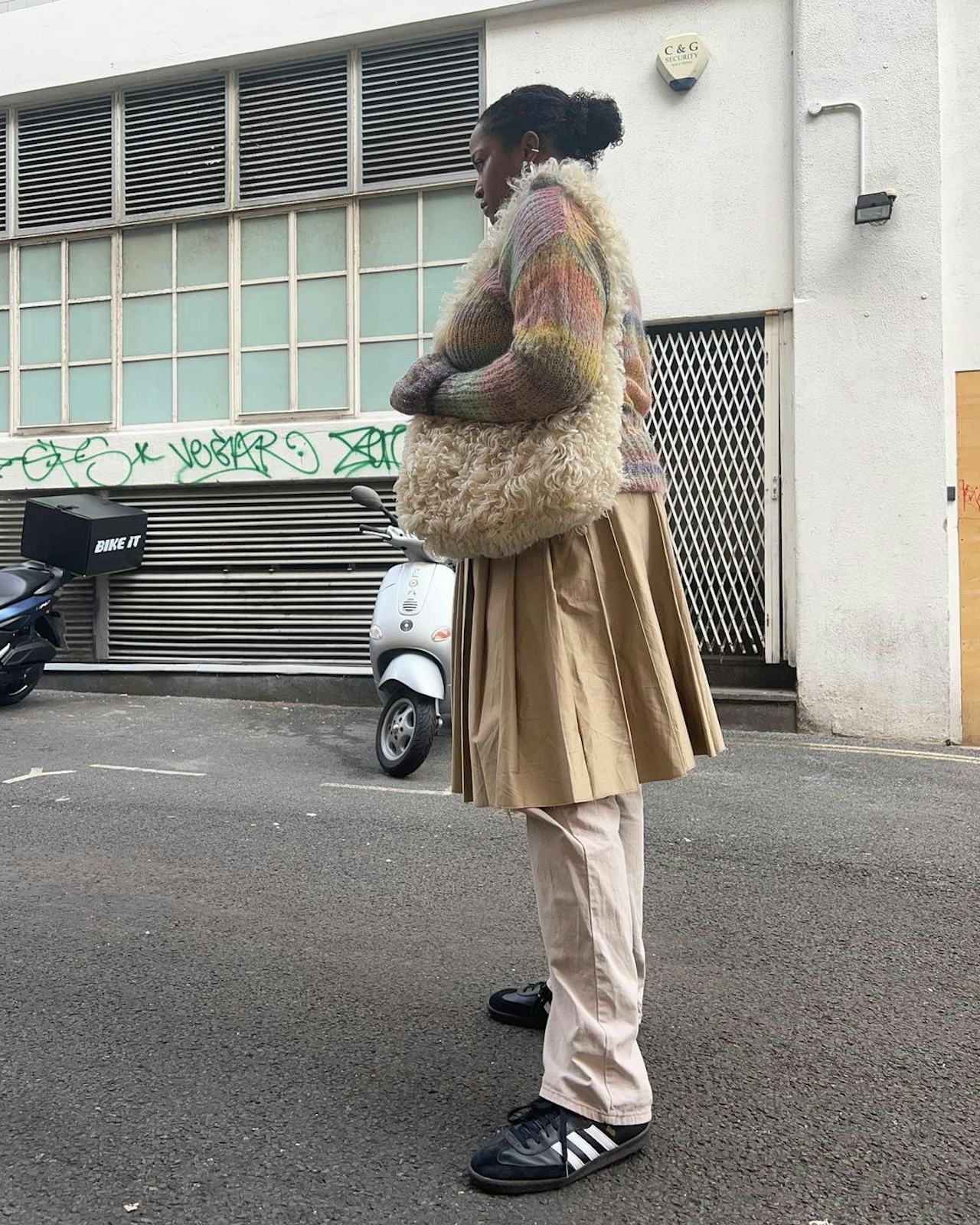 The Medium Jodie Leather Bag By Bottega Veneta, Moda Operandi in 2023