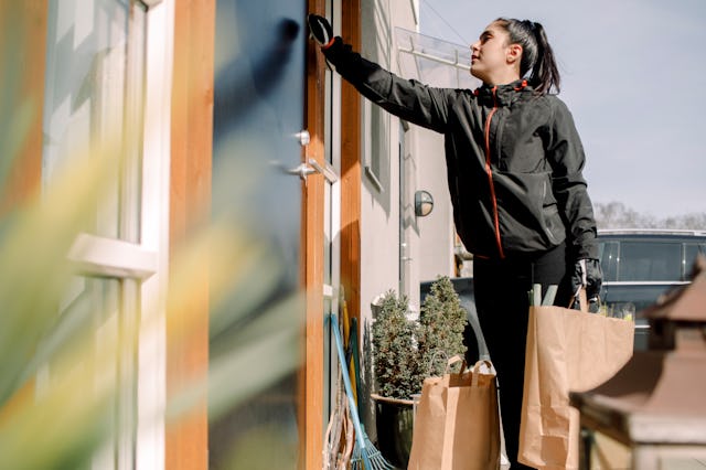 Becoming an Instacart shopper is an increasingly popular side hustle.