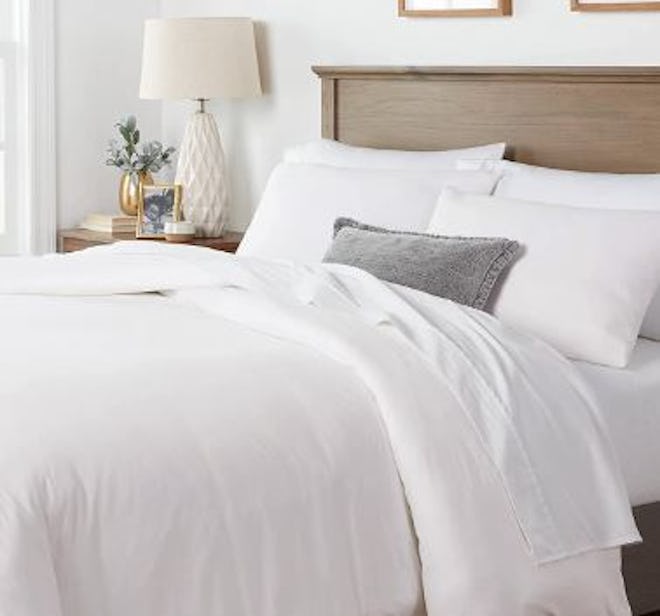 If you're looking for Brooklinen alternatives, consider these duvet covers with a 600 thread count a...