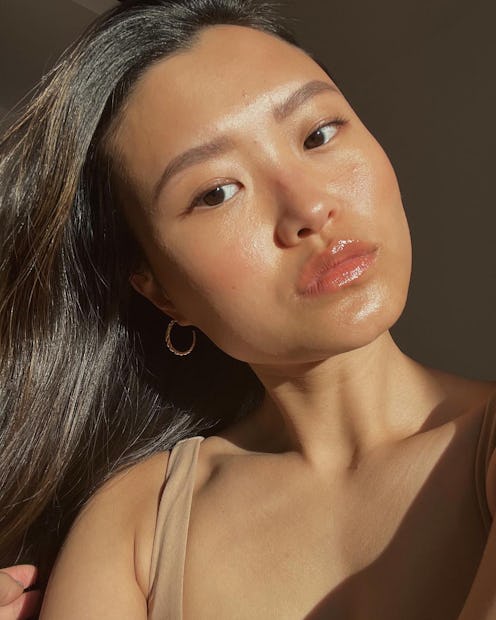 how to apply face oil properly