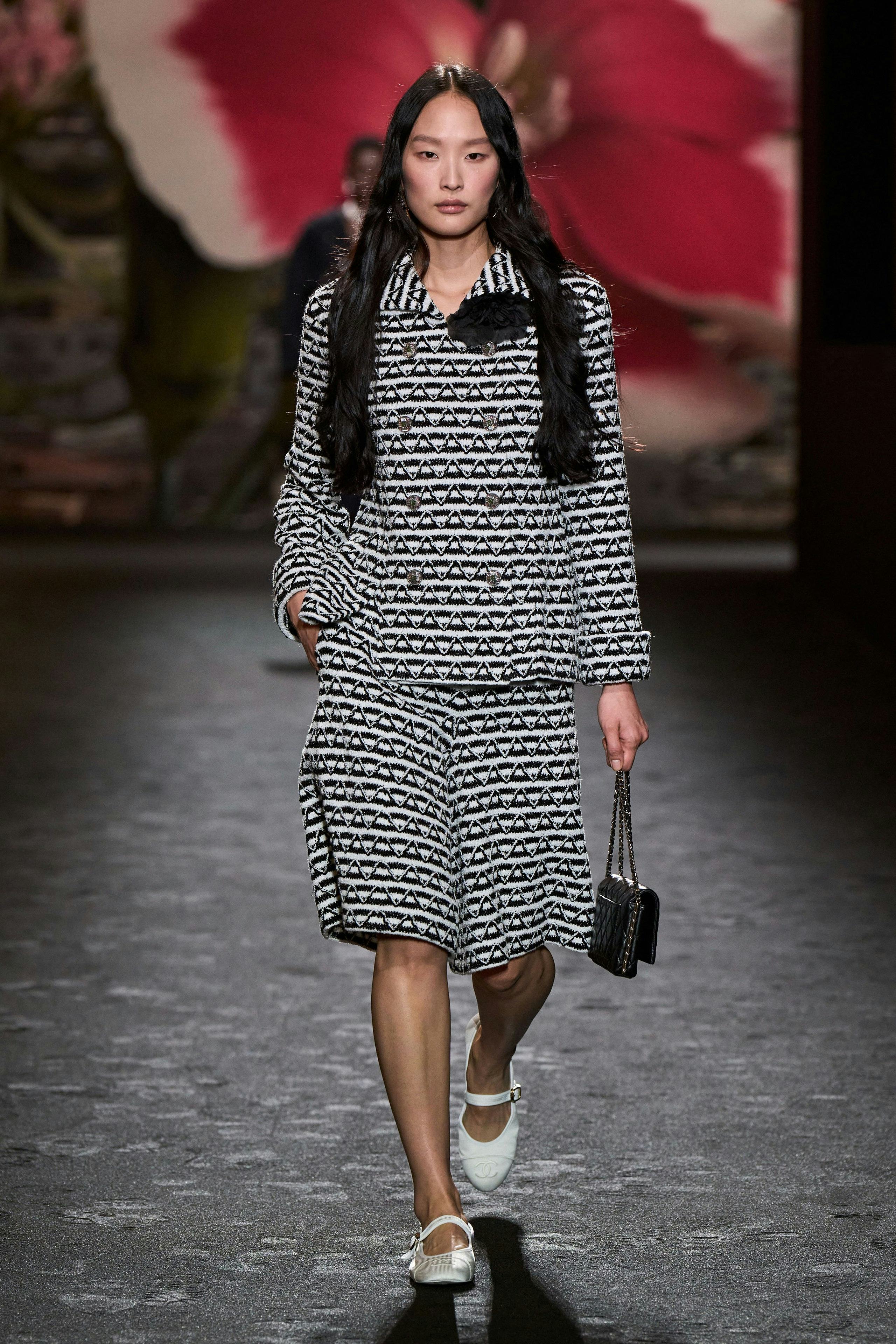 a look from Chanel spring 2024 runway 