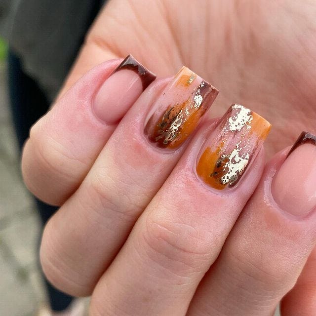 Gold Leaf Summer Nails That Shine