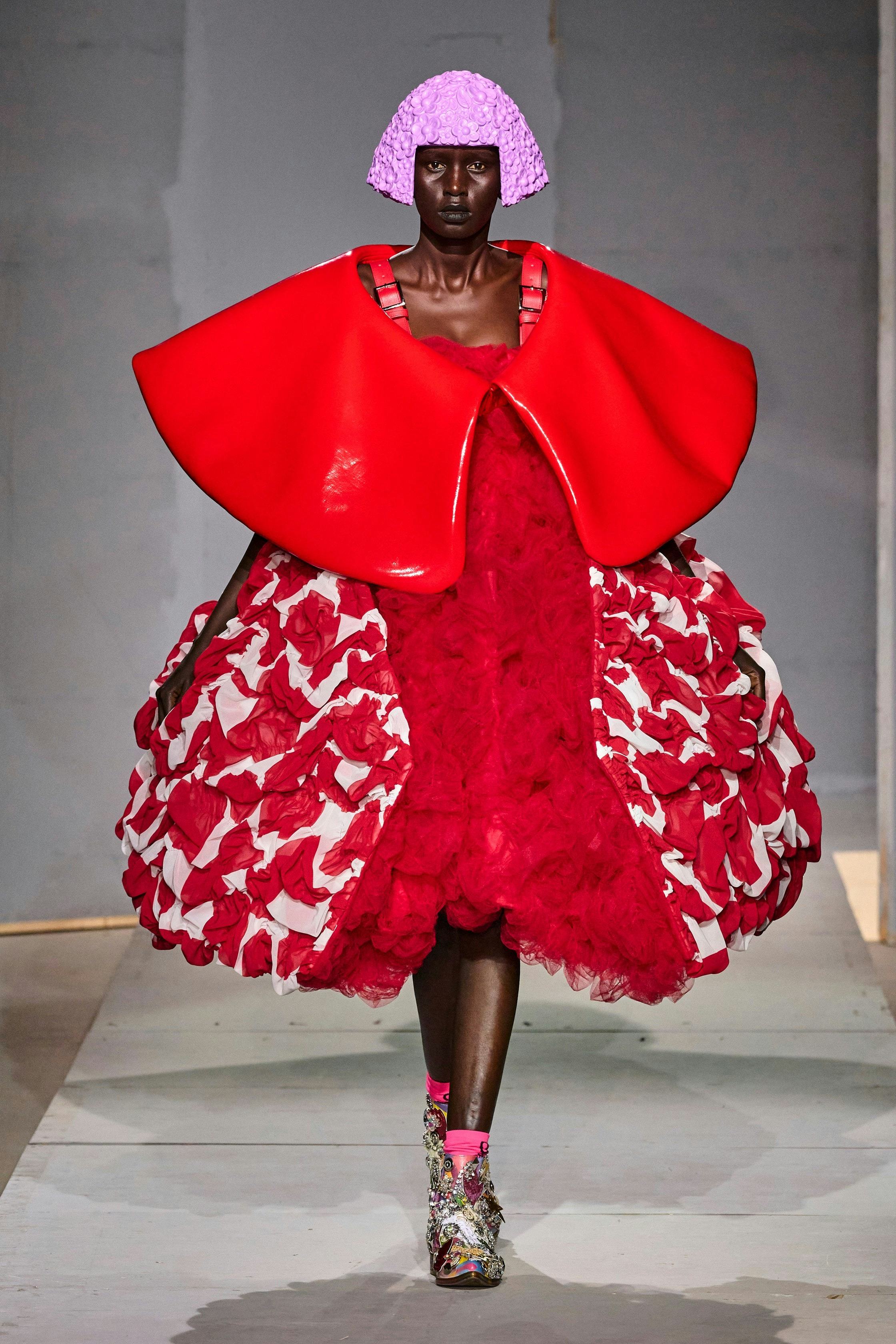 a look from Comme des Garçons spring 2024 runway 