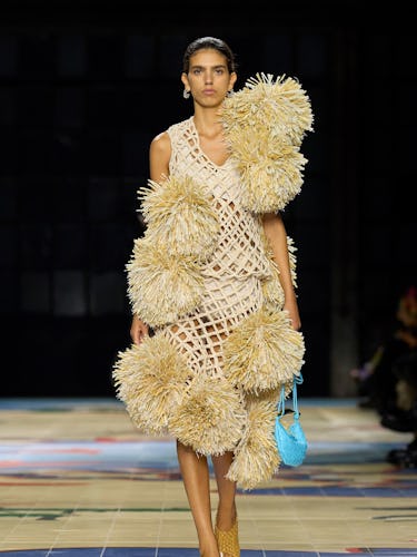 a look from Bottega Veneta spring 2024 runway