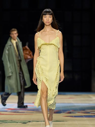 a look from Bottega Veneta spring 2024 runway