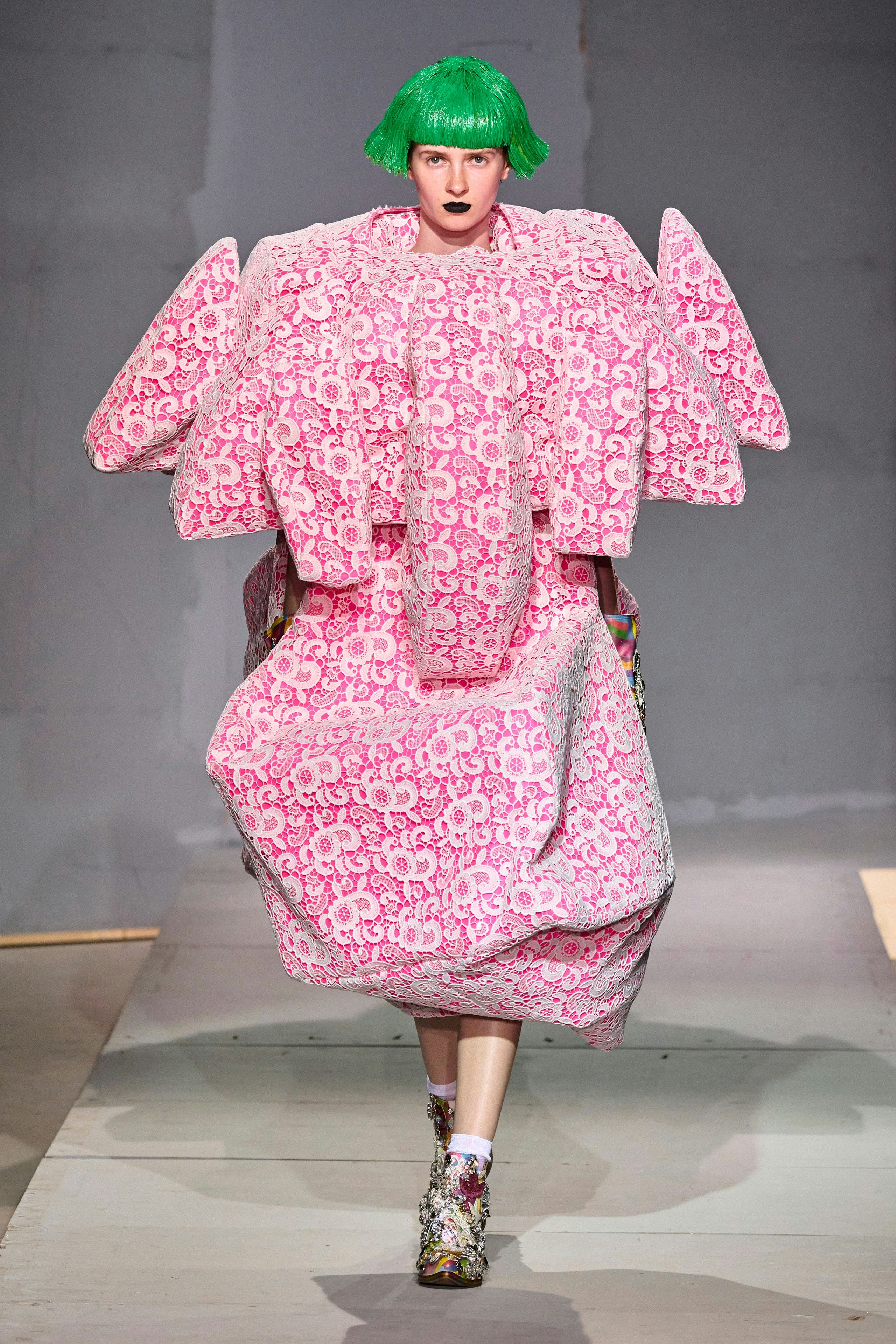 a look from Comme des Garçons spring 2024 runway 