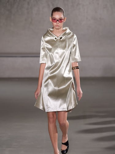 a look from Tory Burch spring 2024 runway