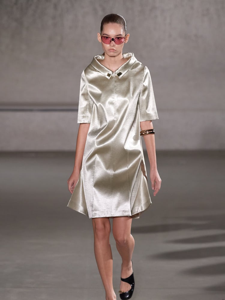 a look from Tory Burch spring 2024 runway 