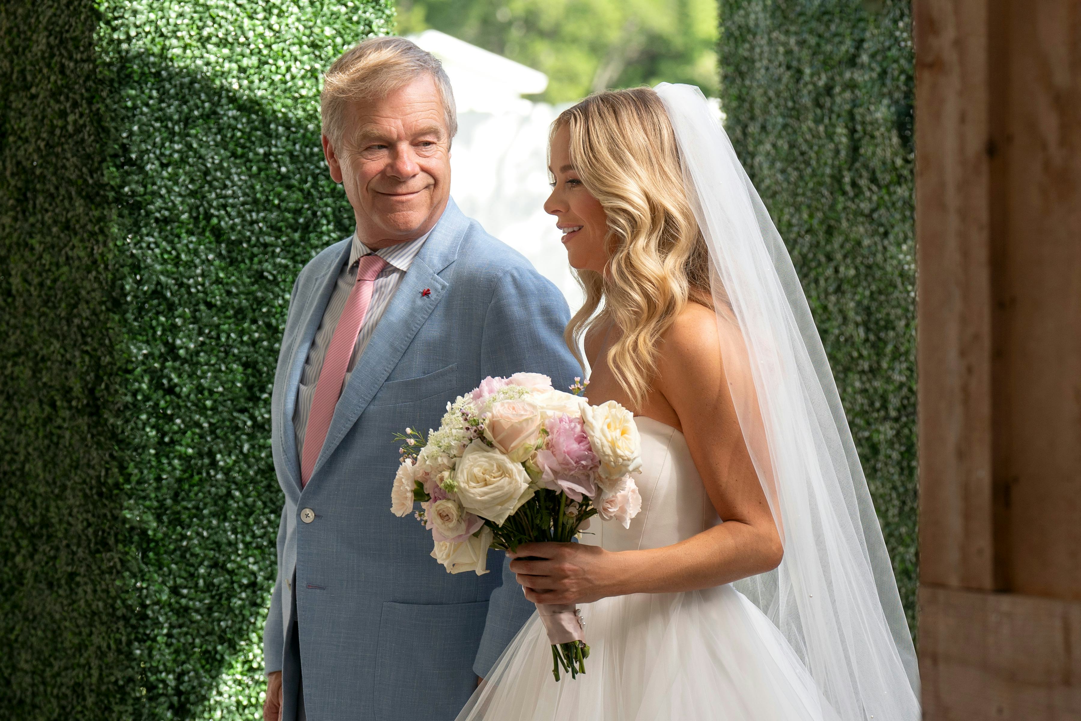 Stacy and her dad on &lsquo;Love Is Blind.&rsquo; Photo via Netflix