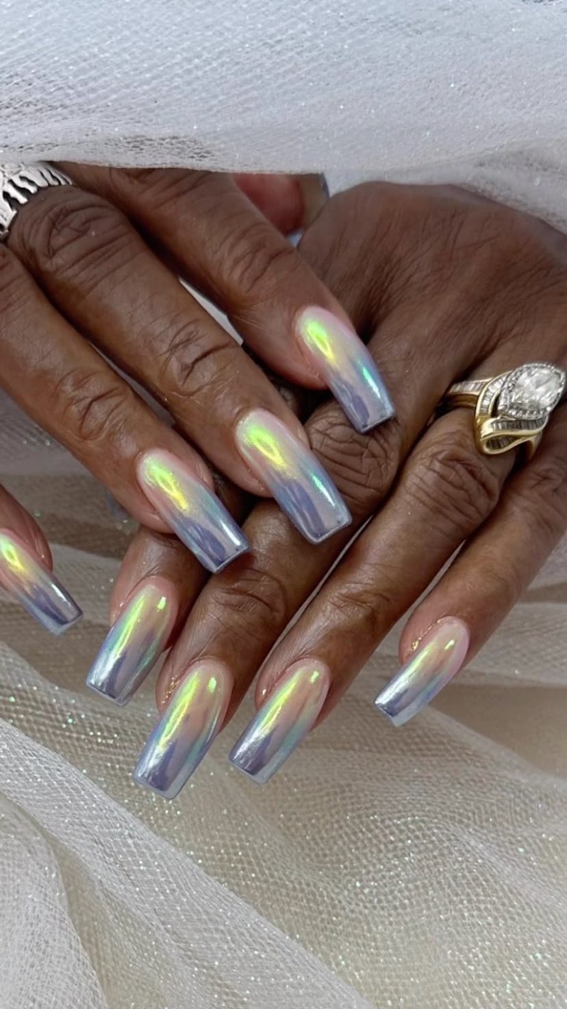 Two-tone holographic chrome.