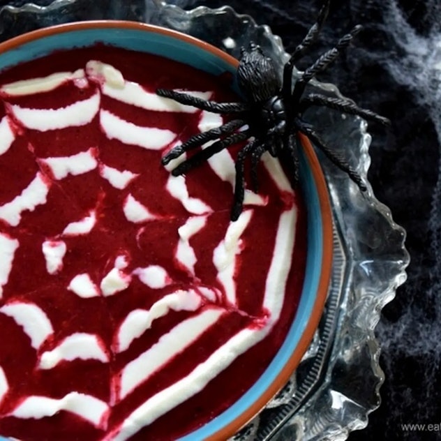 spider web smoothie bowl