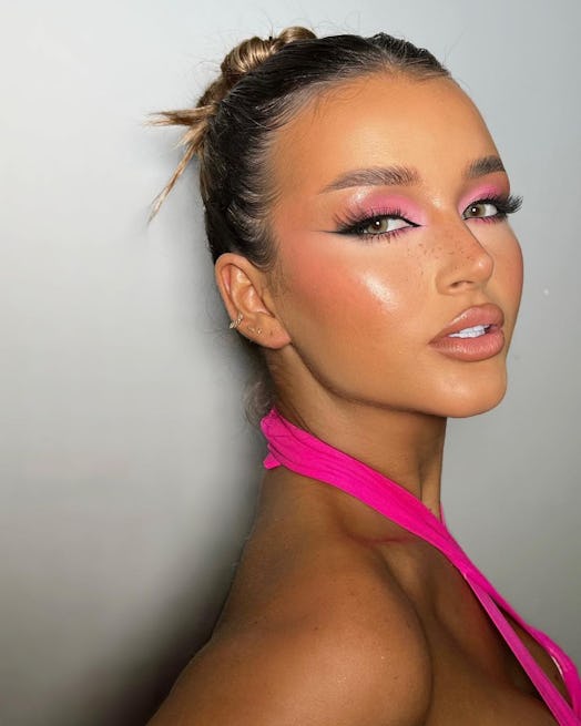 A simple Barbie makeup idea for Halloween 2023, hot pink eyeshadow will complement your Barbie costu...