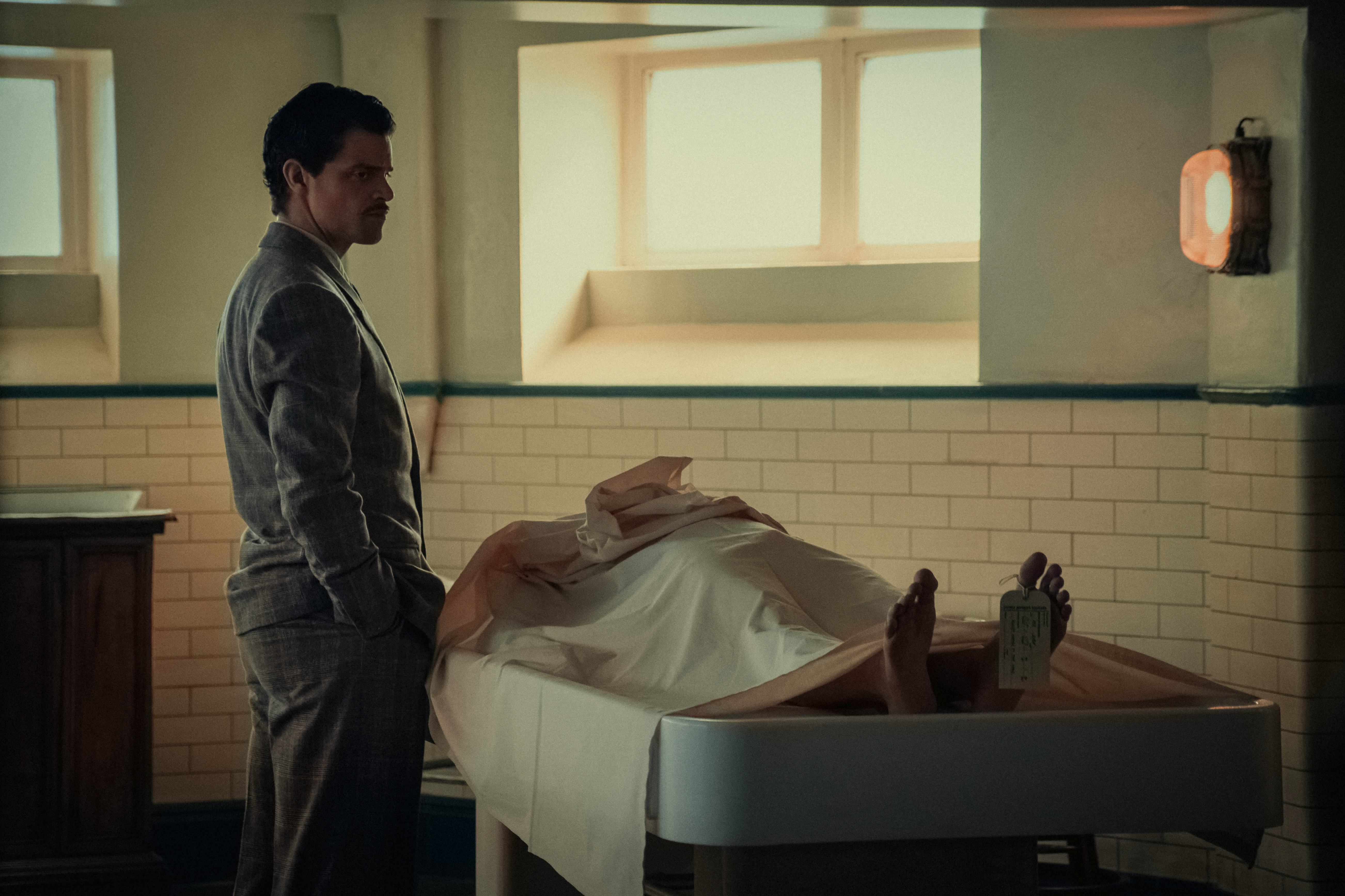 Jacob Fortune-Lloyd as Det. Charlie Whiteman in &lsquo;Bodies,&rsquo; via Netflix&rsquo;s press site