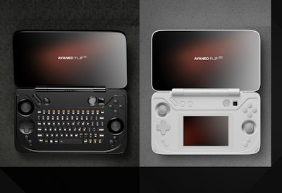 Ayaneo's New Handheld Gaming PC is the Modern Nintendo DS We've Been  Waiting For