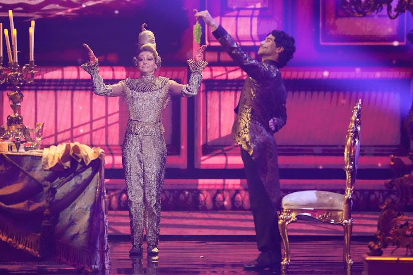 Alyson Hannigan and Sasha Farber