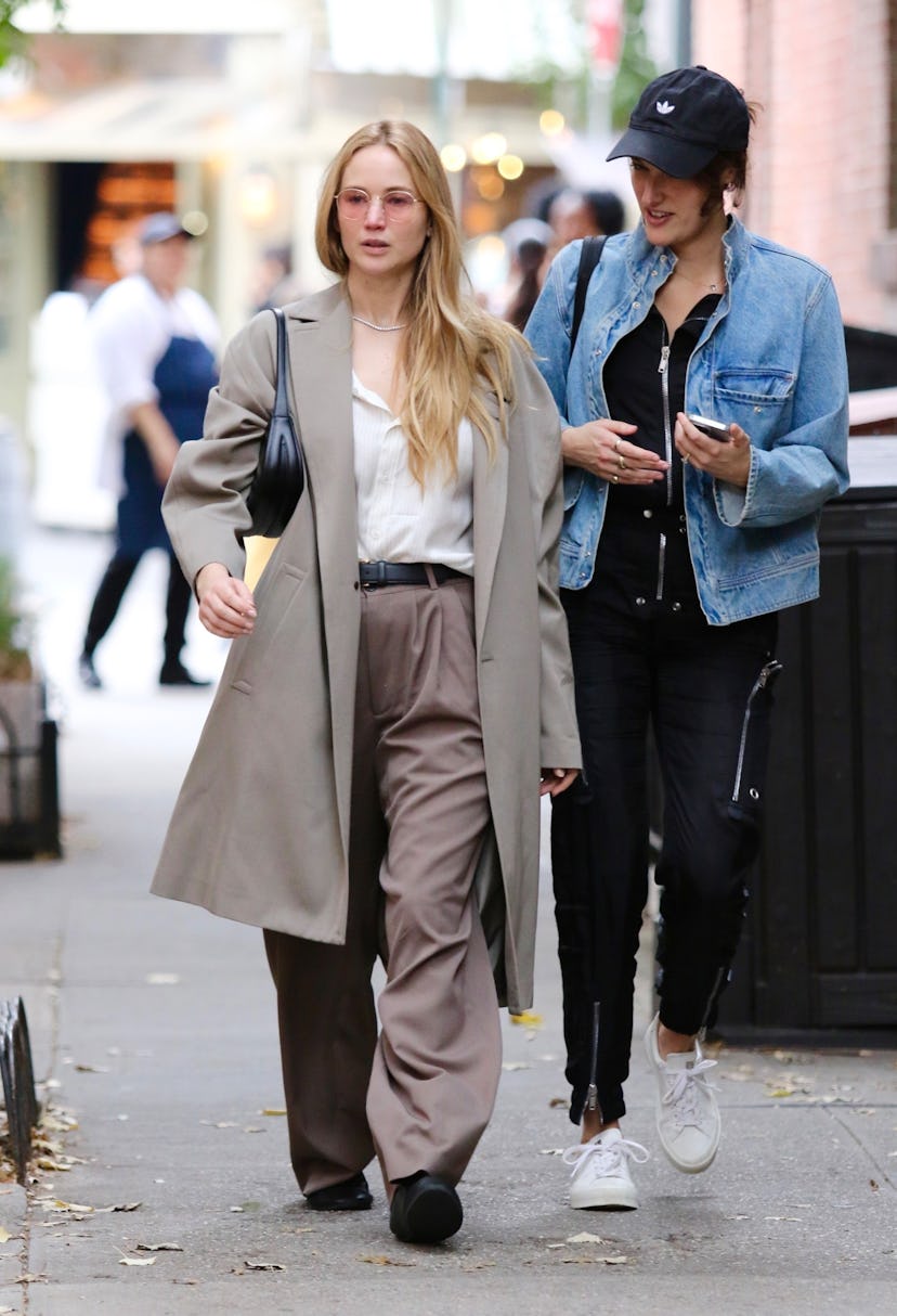Jennifer Lawrence and Phoebe Waller Bridge in New York City, on October 18th, 2023.