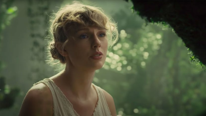 Taylor Swift started wearing curly bangs in 2020.