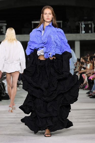 Model on the runway at Y/Project Ready To Wear Spring 2024 on October 1, 2023 in Paris, France. 