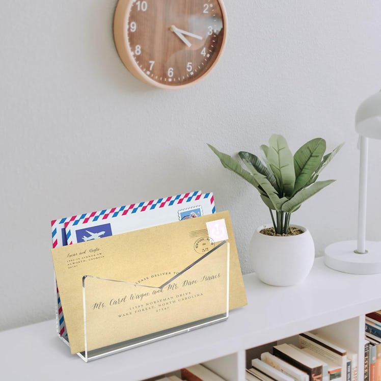 KTRIO Acrylic Mail Holder