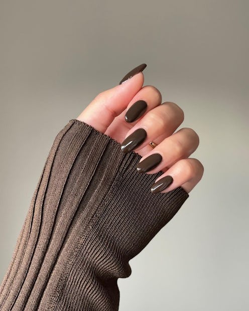 Hot chocolate nails