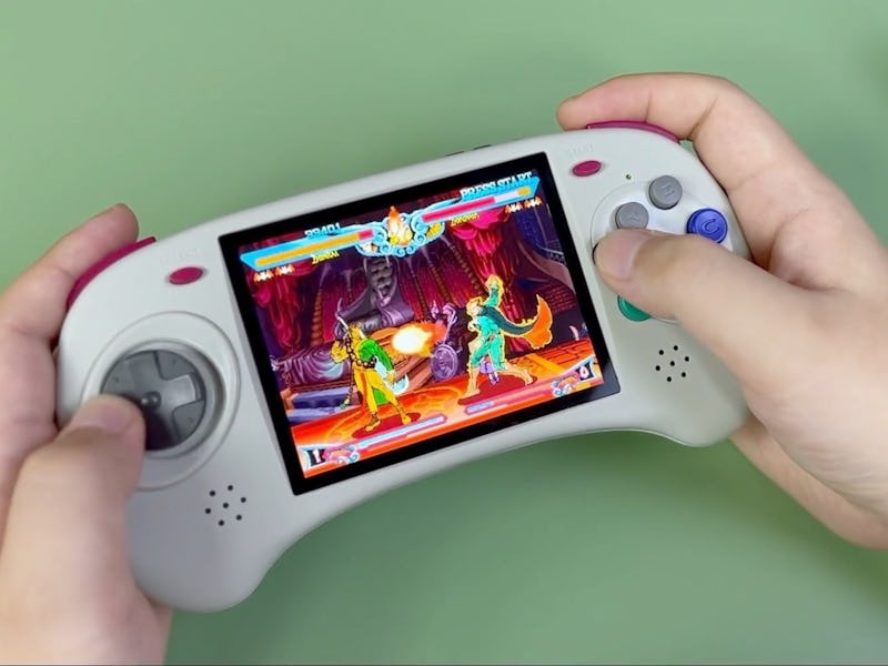Anbernic RG ARC-D and RG ARC-S handheld emulator capable of playing old games up to Sega Dreamcast