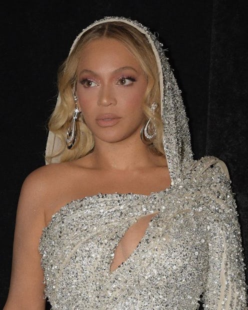 Beyoncé dress with sequined hood
