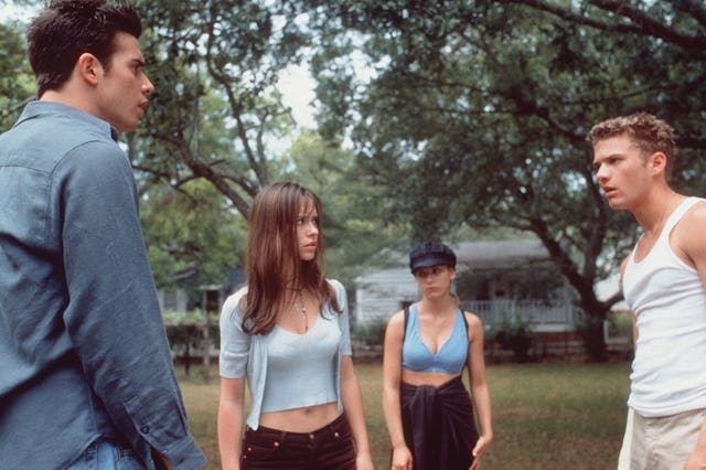 'I Know What You Did Last Summer' remains a '90s horror movie cult favorite.