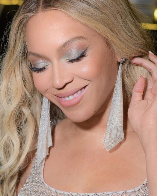 Beyonce cool toned blonde hair color
