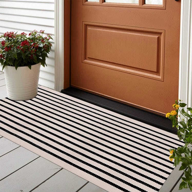 LEEVAN Black and White Striped Outdoor Rug Runner