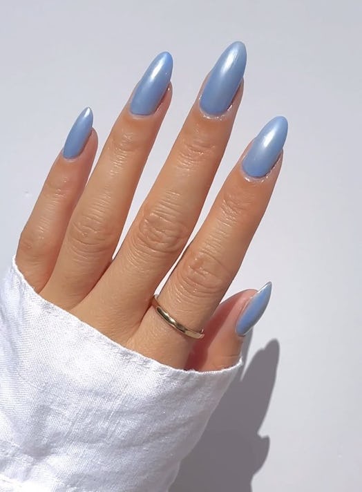 Light blue chrome nails inspired by 1989 (Taylor’s Version).